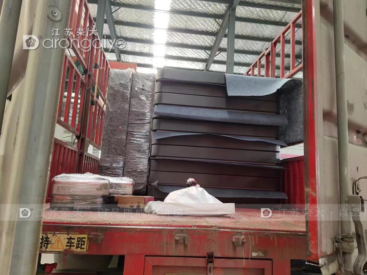 湖南公交候車(chē)亭第二批次發(fā)貨配圖一