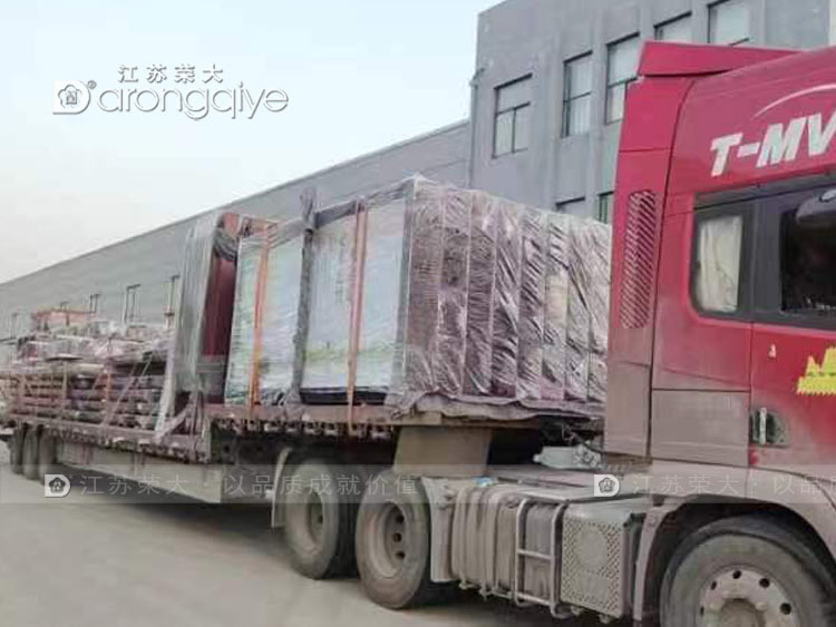 山東智慧公交站裝車(chē)完成